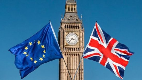 Πέρασε το ν/σ που δίνει το δικαίωμα στο Λονδίνο να αναθεωρήσει μονομερώς όρους του Brexit