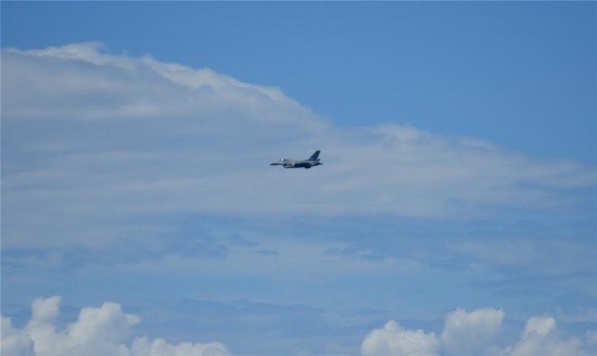 Τουρκικά μαχητικά παρενόχλησαν ελικόπτερο που μετέφερε τον υπ. Άμυνας