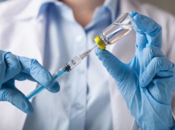 Κορωνοϊός: Πότε ξεκινούν οι εμβολιασμοί για τους κάτω των 59 ετών