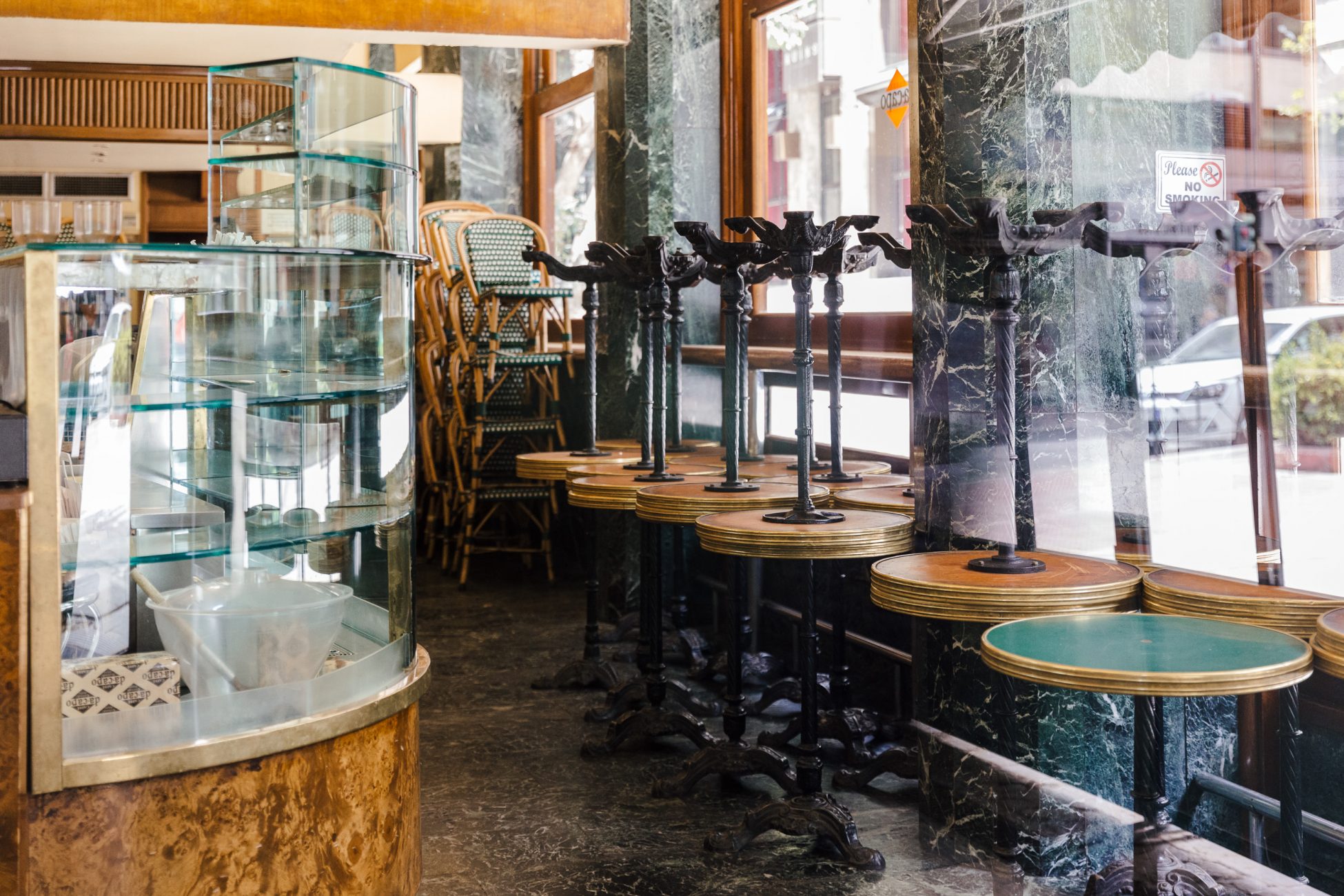 ΕΕΑ: Αδικο να κλείνουν τα εστιατόρια τα μεσάνυχτα