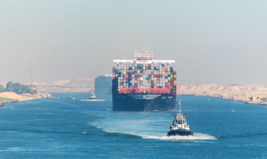 Διώρυγα του Σουέζ: Πρoσάραξε πλοίο μεταφοράς εμπορευματοκιβωτίων – Ομαλά διεξάγεται η κυκλοφορία