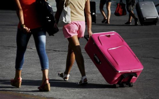 Πόσα ξόδεψαν οι ξένοι τουρίστες στην Ελλάδα τη δεκαετία 2010 – 2019;