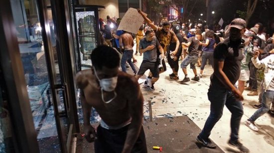 Πρωτόγνωρες σκηνές στις ΗΠΑ – Άλλος ένας θάνατος, βρέθηκε πτώμα άνδρα με μώλωπες στη Μινεάπολη