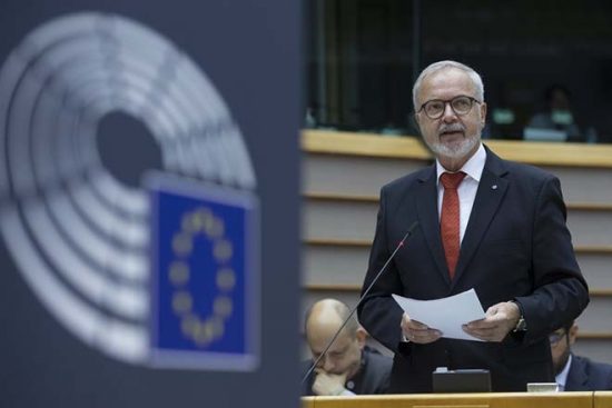 ΕΤΕπ: Εγκρίθηκε το πακέτο των 200 δισ. για τις μικρομεσαίες επιχειρήσεις