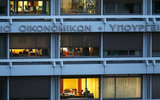 Φορολογικό νομοσχέδιο: Μειώσεις σε τέλη ταξινόμησης ΙΧ και επενδυτικά κίνητρα