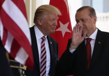 Der Spiegel: Τραπεζικό σκάνδαλο στην Τουρκία με εμπλοκή Τραμπ και Ερντογάν