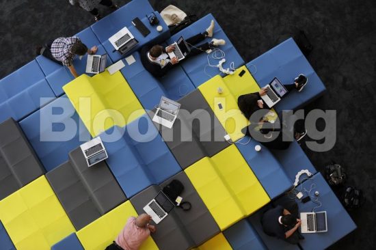 Υποχωρούν οι «4» ευρωπαϊκές χώρες για τον ψηφιακό φόρο μετά τις απειλές Τραμπ