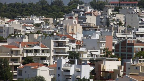Στη μέγγενη των πλειστηριασμών και οι «ευάλωτοι» δανειολήπτες: Ποιες λύσεις αναζητούνται
