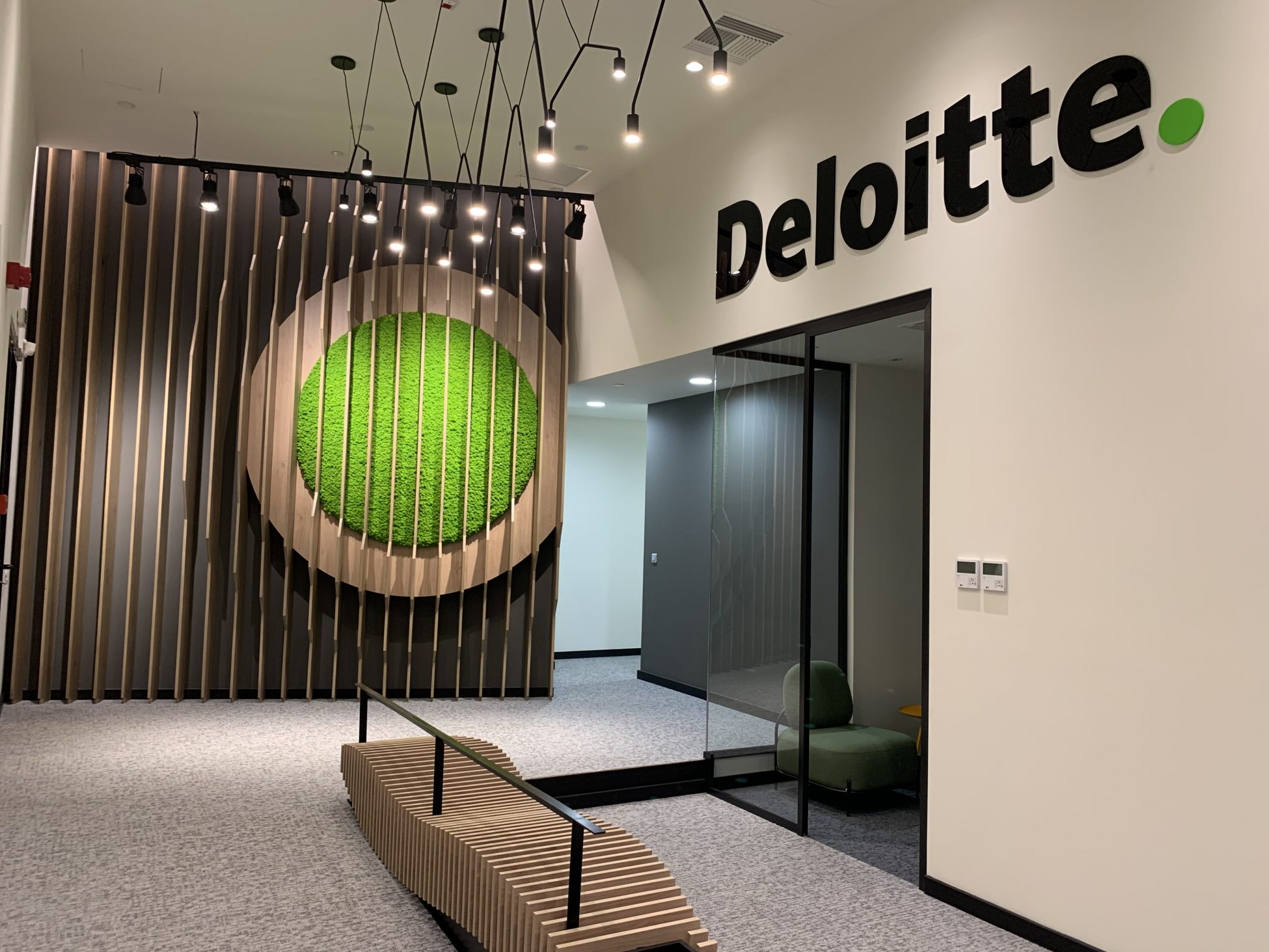 Deloitte: Ρεκόρ εσόδων $59.3 δισ. για το 2022 – Αύξηση κατά 19,6%