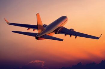 Εκρηκτική αύξηση στις τιμές των αεροπορικών εισιτηρίων διεθνώς – Τι συμβαίνει