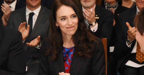 Νέα Ζηλανδία: Η επαναφορά των μέτρων ακυρώνει τον γάμο της πρωθυπουργού