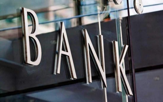 Στο… σφυρί βγάζουν οι τράπεζες τα «πακέτα» συμμετοχών σε κοινοπρακτικά δάνεια
