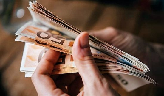Επίδομα 400 ευρώ: Οι 3 αλλαγές που αυξάνουν τους δικαιούχους
