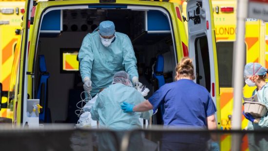 Βρετανία: Σε απεργία οι εργαζόμενοι στα ασθενοφόρα σε Αγγλία και Ουαλία