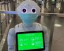 Tα ρομπότ Pepper του «Ελ. Βενιζέλος» ενημερώνουν για τον κορωνοϊό