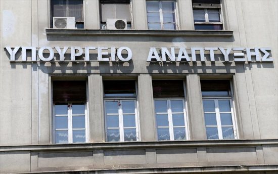 ΥΠΑΝΕΠ: Νέα λουκέτα σε καταστήματα εστίασης και πρόστιμα για παρεμπόριο