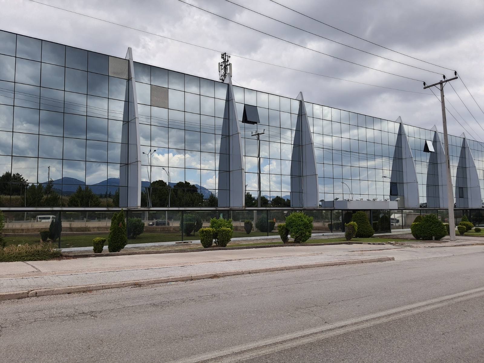 OTE Estate: Πωλητήριο στο κτίριο της Γερμανός στην Εθνική Οδό