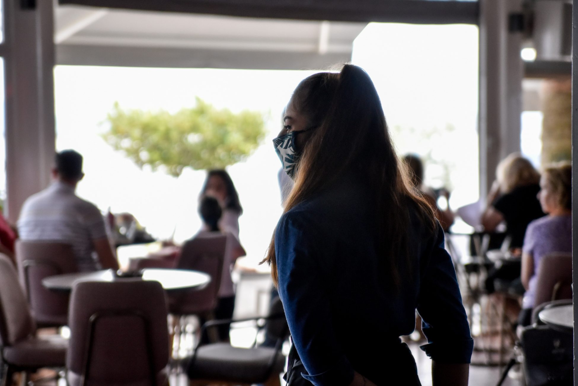 Έρευνα: Ο κορωνοϊός αύξησε την ανασφάλιστη εργασία και στον τουρισμό