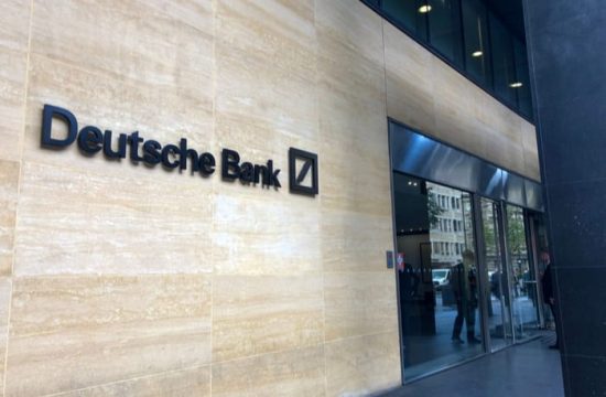 Απότομη «βουτιά» για τη μετοχή της Deutsche Bank – Μεγάλες απώλειες σε όλες τις τράπεζες της Ευρώπης (upd)