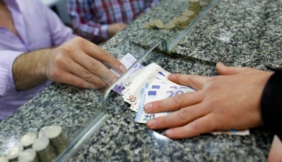 Επικουρικές: Καταβάλλονται τα αναδρομικά 8 μηνών σε 235.000 συνταξιούχους