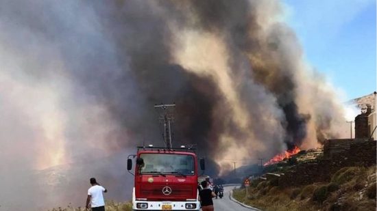 Φωτιά στην Άνδρο – Προληπτική εκκένωση οικισμών