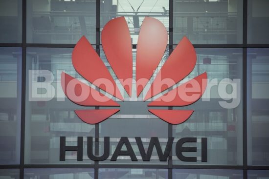 Μεταστροφή της Βρετανίας έναντι της Huawei: Την αποκλείει από τα δίκτυα 5G
