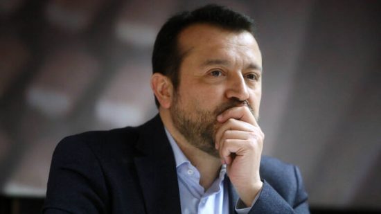 Τηλεοπτικές άδειες: Αθώοι Κρέτσος, Καλογρίτσας και πέντε μέλη της επιτροπής αξιολόγησης