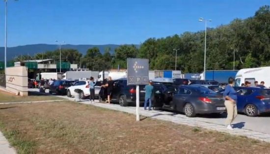 Κορωνοϊός: Τι ισχύει για τα χερσαία σύνορα λόγω της έξαρσης των κρουσμάτων