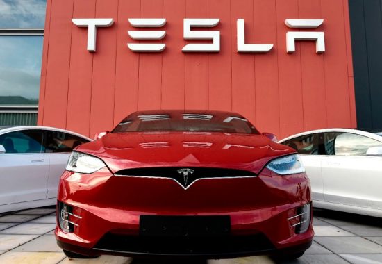 Tesla: Απώλειες 18 δισ. δολαρίων για τους επενδυτές από το short selling των μετοχών της