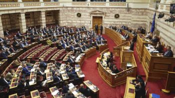 Βουλή: Επικυρώθηκε η συμφωνία Ελλάδας-Αιγύπτου για την ΑΟΖ με 178 υπέρ, 26 κατά και 81 παρών