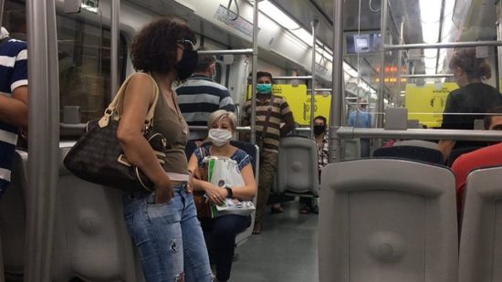 Κορωνοϊός: «Συναγερμός» για τα μέσα MMM – Αυξάνονται τα δρομολόγια, σαρωτικοί έλεγχοι