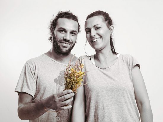 Γιώργος Αθανασιάδης, Χαρά Μαγγανά/Bee Naturalles: Το γιατρικό της μέλισσας