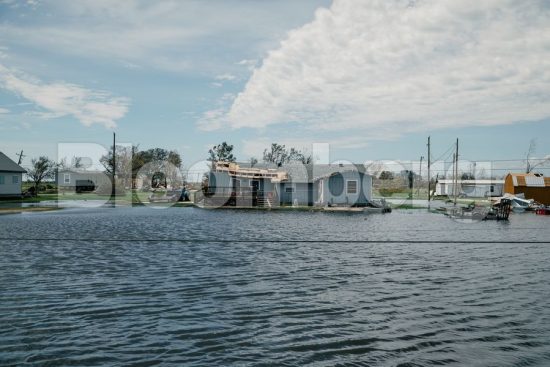 ΗΠΑ: Στα 12 δισ. δολάρια ο λογαριασμός από τις ζημιές του τυφώνα Λόρα