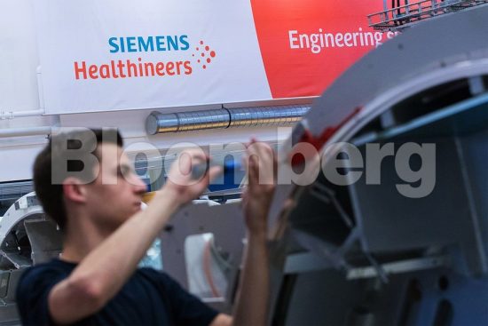 Το deal των $16 δισ.: Η Siemens Healthineers εξαγοράζει την Varian Medical