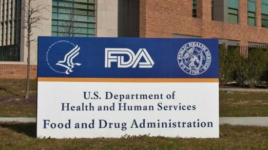 FDA: Οι προϋποθέσεις για αναμνηστική δόση σε όσους έλαβαν Moderna και J&J