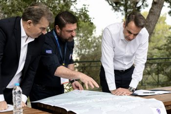 Συνεχής ενημέρωση Μητσοτάκη για την κατάσταση στην Εύβοια – Στην περιοχή ο Χαρδαλιάς