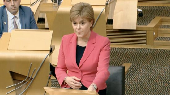 Νίκολα Στέρτζον: Προτείνει δεύτερο δημοψήφιμα για την ανεξαρτησία της Σκωτίας