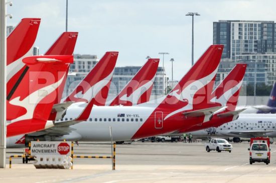 H Qantas πουλάει τσάι και κουλουράκια…