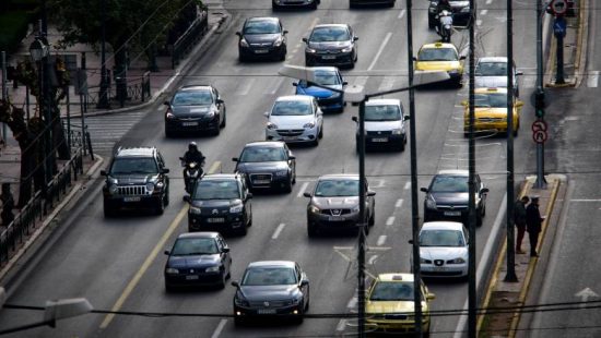 Υπ. Μεταφορών: Δεν δίνεται αυτόματα το δικαίωμα οδήγησης δικύκλου σε όσους έχουν δίπλωμα αυτοκινήτου