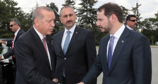 FinCEN Files: Στην λίστα και η τουρκική Aktif Bank του γαμπρού του Ερντογάν – Ξέπλυμα χρήματος, Wirecard και πορνό