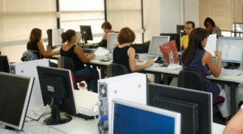 Ασφαλιστικές εισφορές: Πώς θα γίνει η μείωση – Τι κερδίζουν οι μισθωτοί (vid)