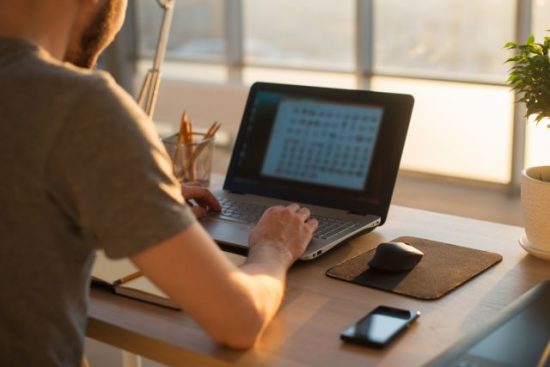 Εργασιακό νομοσχέδιο: Αυτά είναι τα «SOS» στην αγορά εργασίας – Οι νέες γονικές άδειες