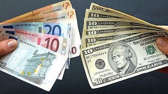 Ενισχύει δυνάμεις το ευρώ εν αναμονή της ΕΚΤ