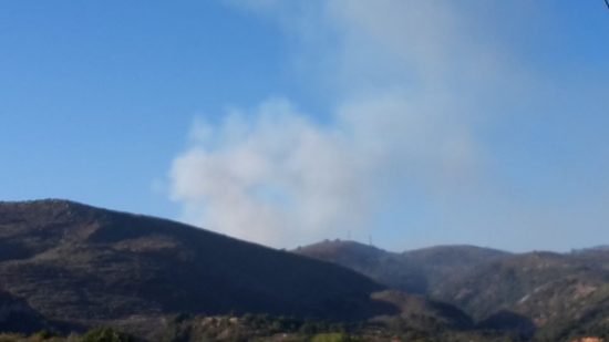 Κεφαλονιά: Σε ύφεση οι φωτιές – Παραμένουν οι ισχυρές δυνάμεις στο νησί