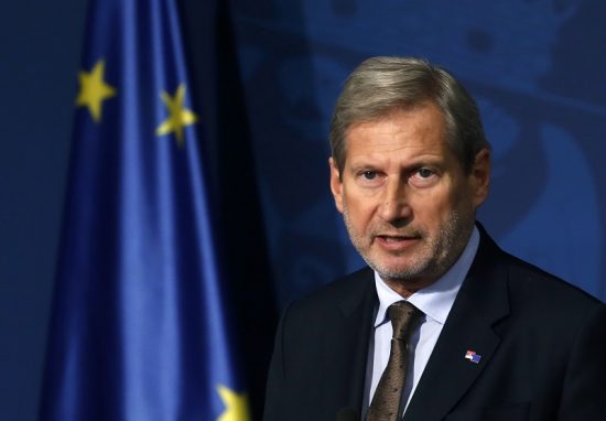 Χαν: Επίσπευση της έκδοσης ευρωομολόγων για τον κορωνοϊό