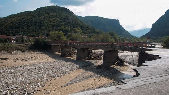 Καρδίτσα: Με ελικόπτερο απεγκλωβίστηκαν οι πρώτοι από τους 40 στην Οξυά