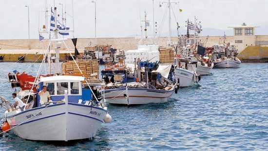 ΥΠΑΑΤ: Αποζημίωση έως 24.000 ευρώ στους αλιείς που επλήγησαν απ’ τον κορωνοϊό