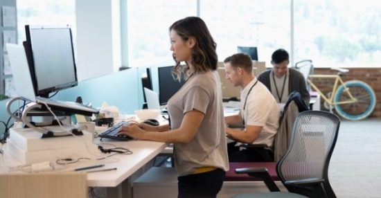 Γιατί οι CEOs παγκοσμίως δίνουν προτεραιότητα στην AI