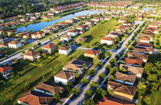 ΗΠΑ: Πιο πλούσια η μεσαία τάξη το 2019 – Δείτε πόσο έφθασε το μέσο εισόδημα