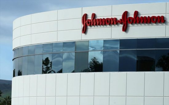 Johnson & Johnson: Μήνυση κατά της κυβέρνησης Μπάιντεν για ρύθμιση τιμών στα φάρμακα